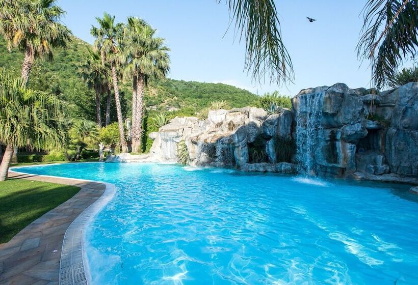هتل Villa Albani