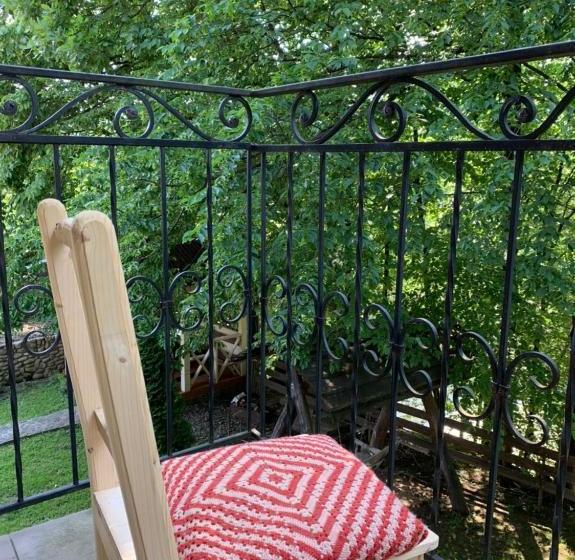 Albergue вишиванка