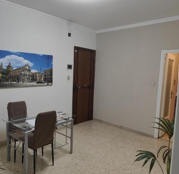 مبيت وإفطار Etnea Gioeni House Suite