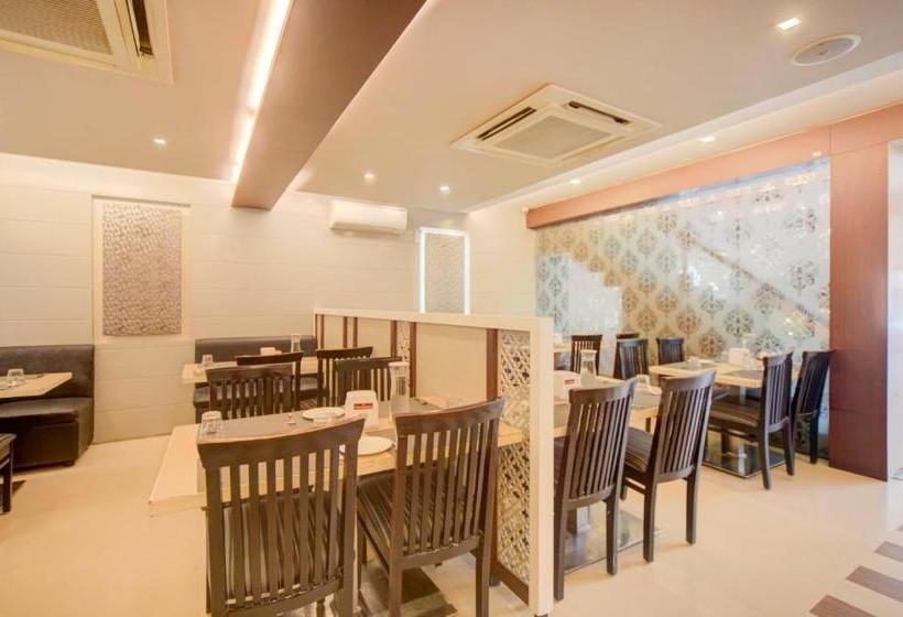 Отель Capital O 78164 Akshaya Business