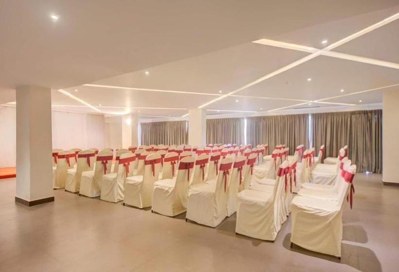 Отель Capital O 78164 Akshaya Business