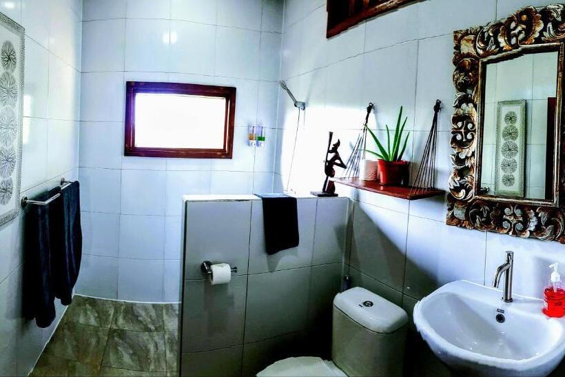 בית מלון כפרי Ombak Resort At Ekas , A Luxury Surf And Kite Surf Destination