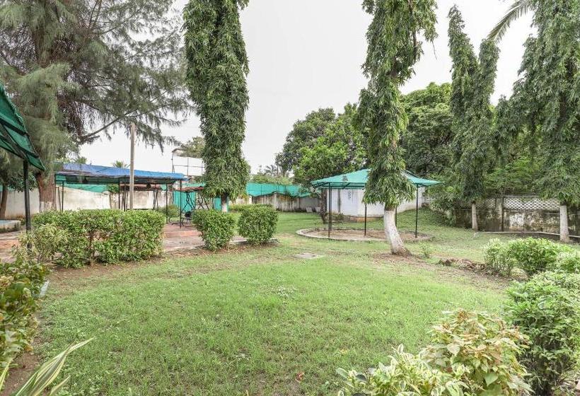 בית מלון כפרי Oyo 60626 Dumas Homestays