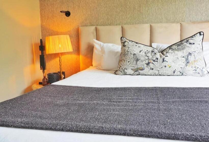 Пансион Fever Tree Guesthouse
