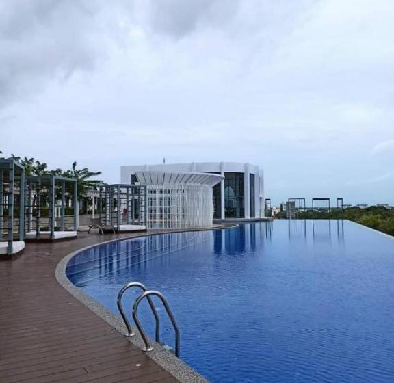 Zulanie Suite Troika Residence, Spacious And Cozy With Pool, Free Wifi & Netflix In Golden Triangle