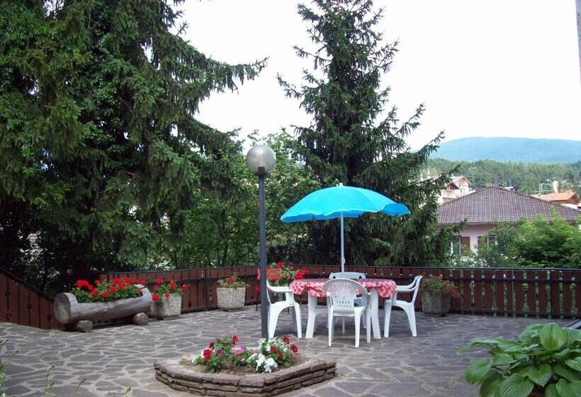 هتل Agritur Rizzi Di Inama Ugo