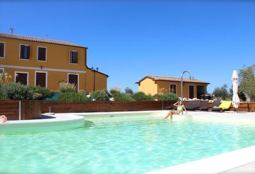 هتل Agriturismo Tenuta Belvedere