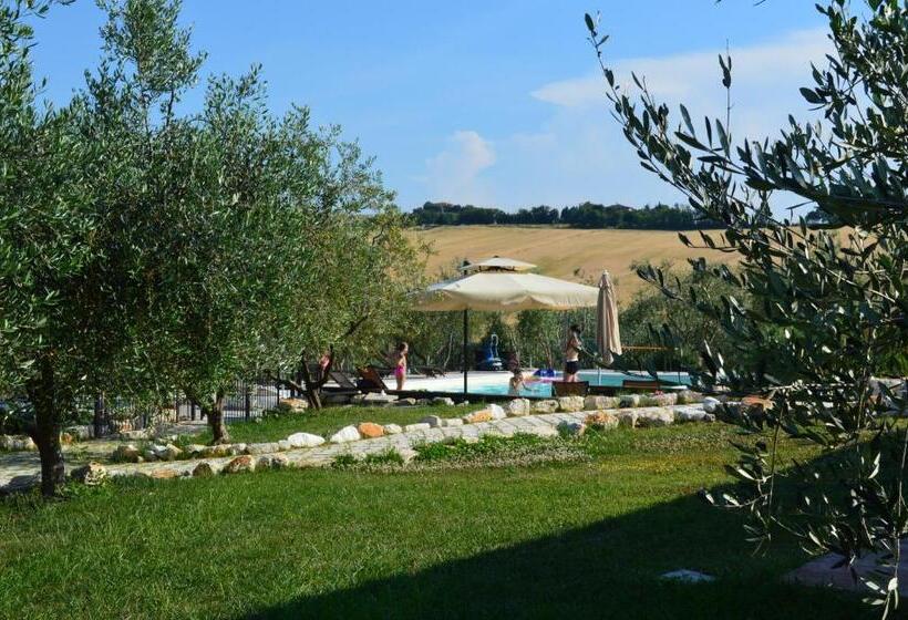 هتل Agriturismo Tenuta Belvedere