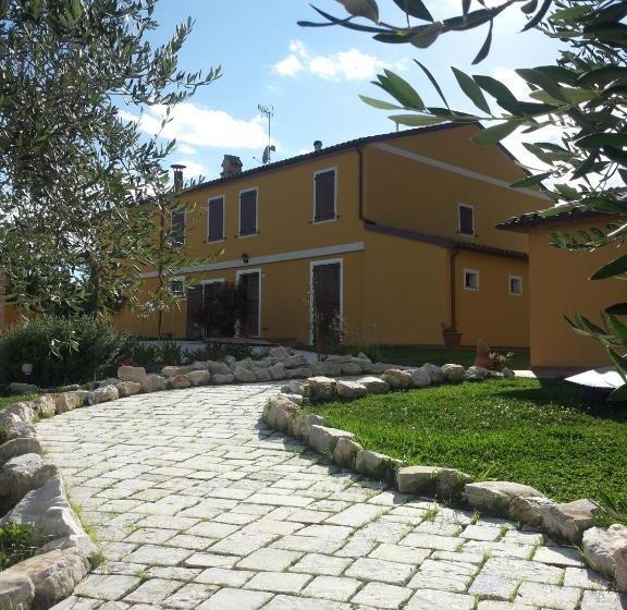 هتل Agriturismo Tenuta Belvedere