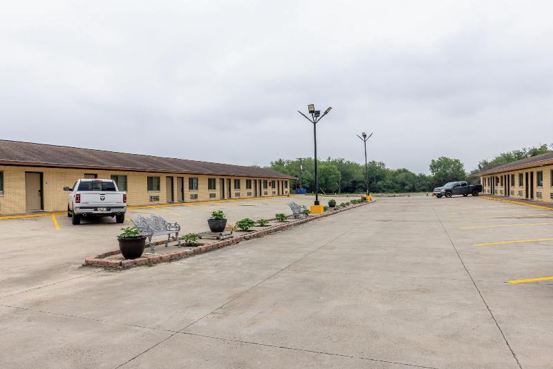 호텔 Freer Executive Inn And Studios