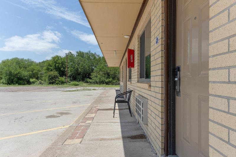 호텔 Freer Executive Inn And Studios