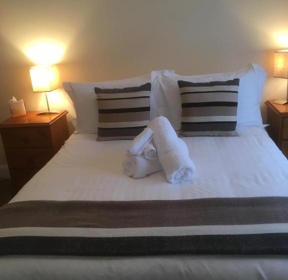 House On The Hill Bed And Breakfast