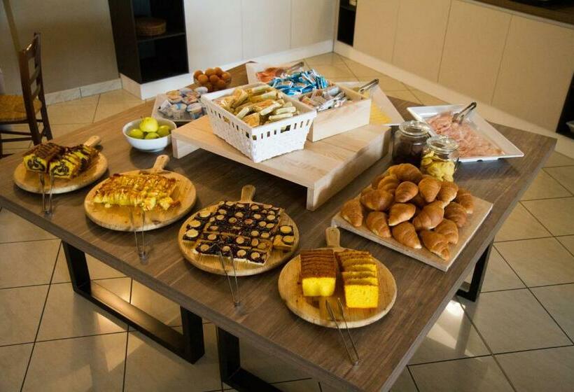 בית מלון כפרי Falcon