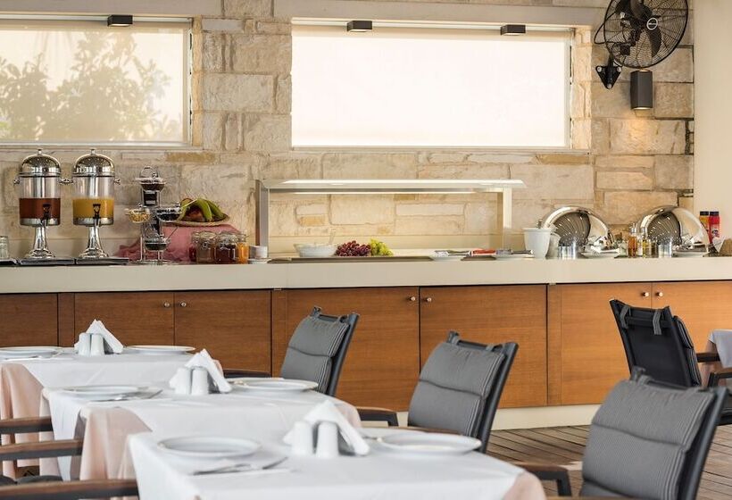 Elotis Suites