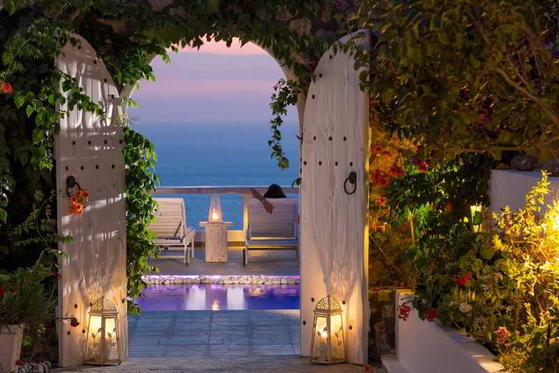 هتل Athermi Suites  Adults Only