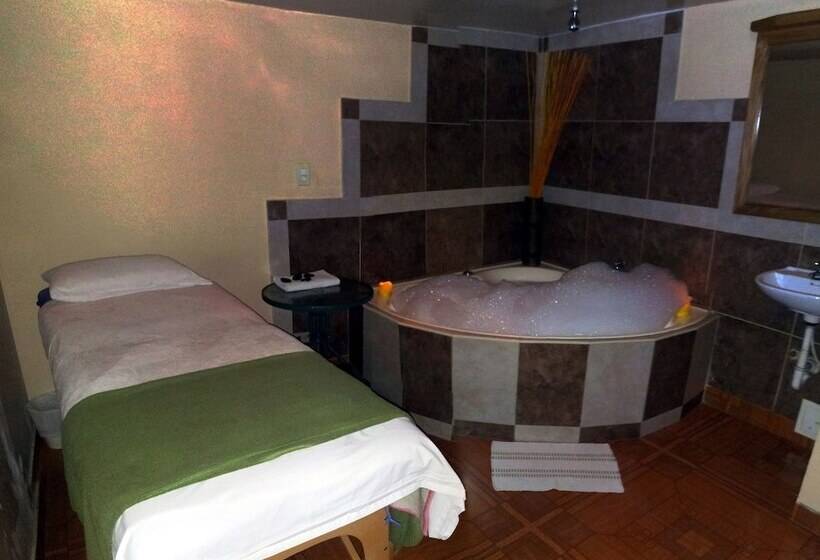 Charlies Place Hotel & Spa