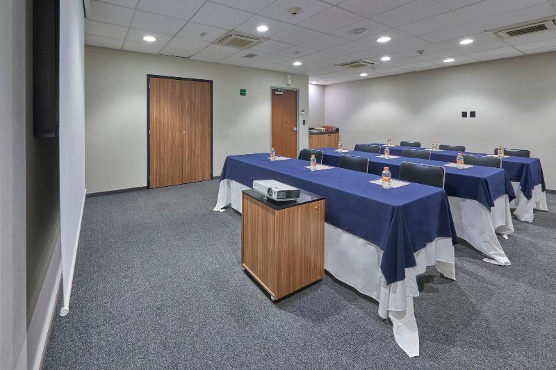 Fotos del hotel City Express Tijuana Río:  54