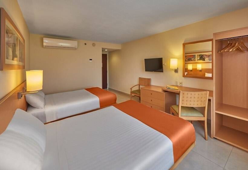 Fotos del hotel City Express Mazatlan:  3