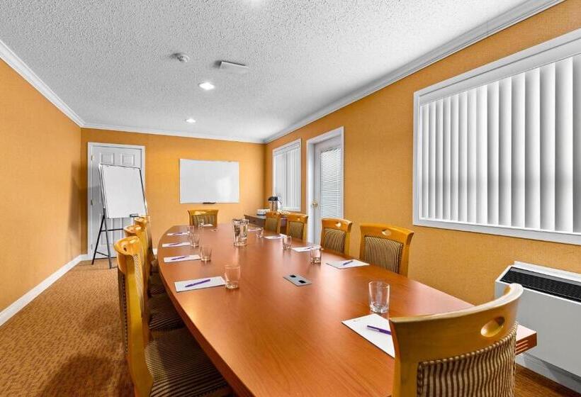 فندق Coast Fraser Inn