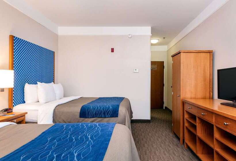 هتل Spark By Hilton Savannah Airport