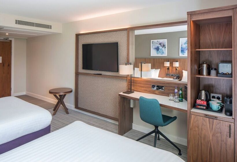 Hotel Courtyard By Marriott London Gatwick Airport