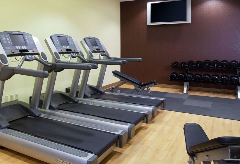 هتل Doubletree By Hilton Cincinnati Airport