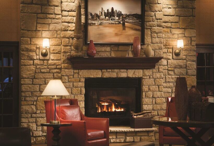 هتل Doubletree By Hilton Cincinnati Airport