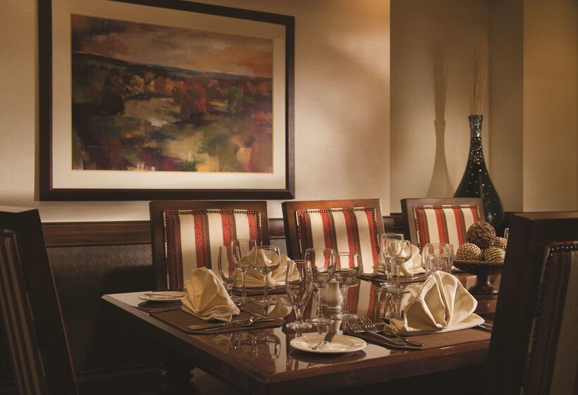 هتل Doubletree By Hilton Cincinnati Airport