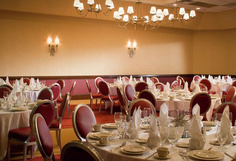 هتل Doubletree By Hilton Cincinnati Airport