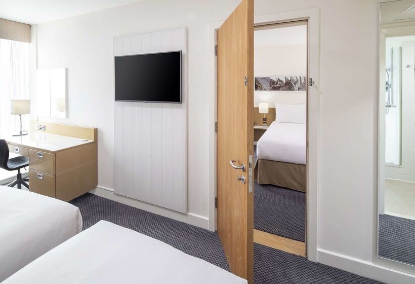 ホテル Doubletree By Hilton  Leeds City Centre