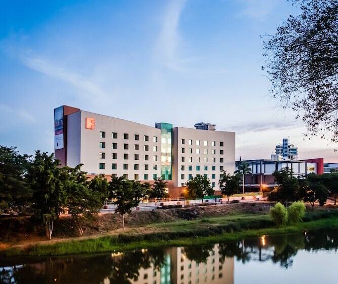 هتل Fiesta Inn Culiacan