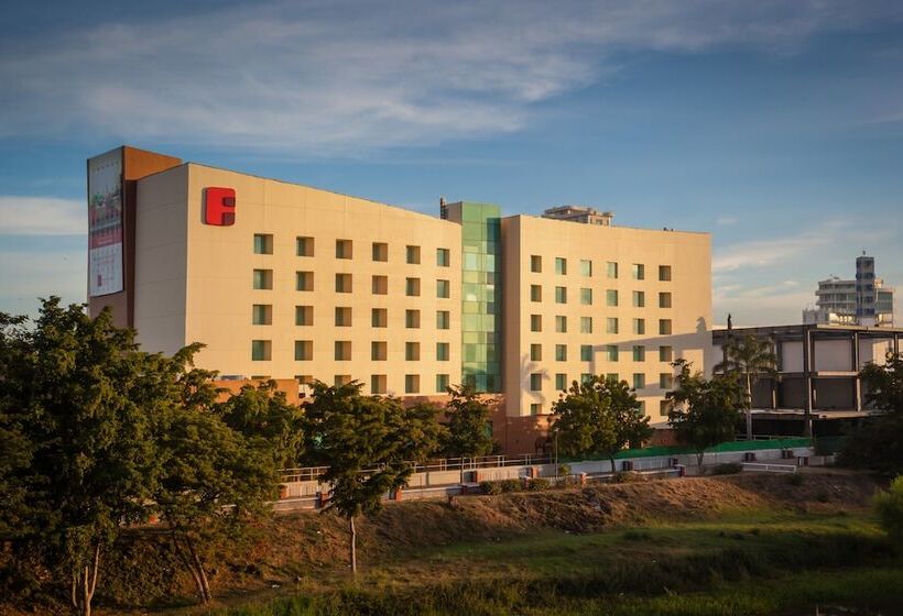 هتل Fiesta Inn Culiacan