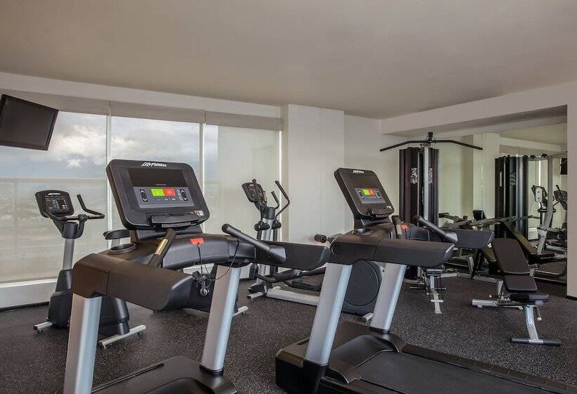 Fotos del hotel Fiesta Inn Monterrey Fundidora:  30