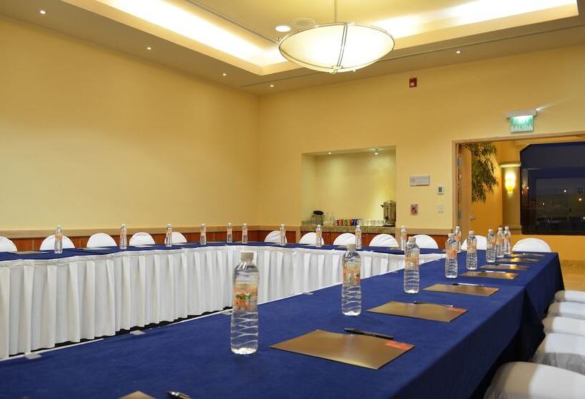 בית מלון כפרי Fiesta Inn Nogales