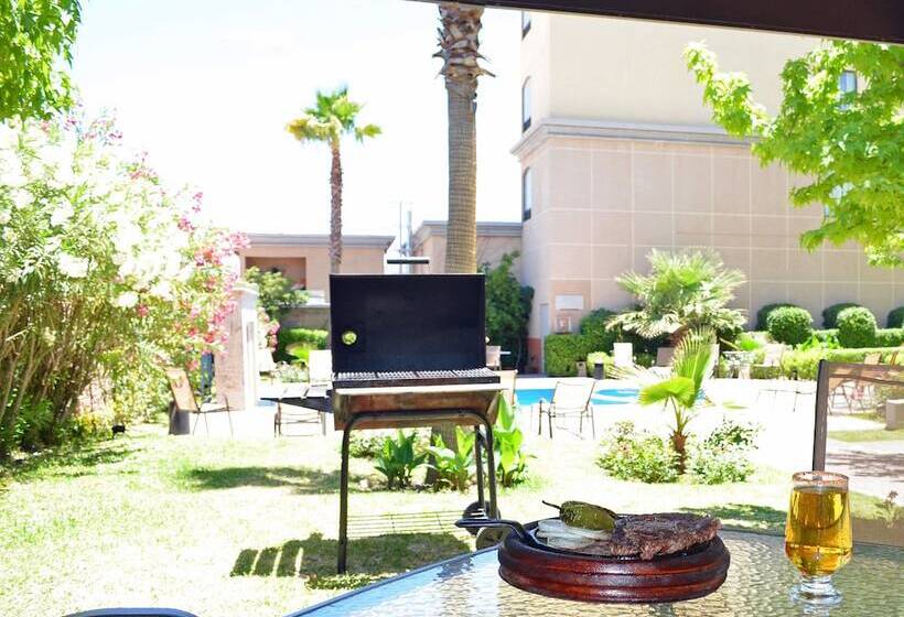 Отель Fiesta Inn Nogales