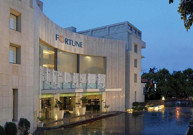 هتل Fortune Sector 27 Noida