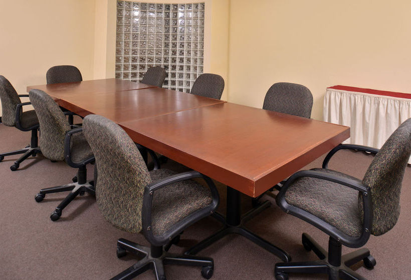 בית מלון כפרי Quality Inn Oklahoma City Airport
