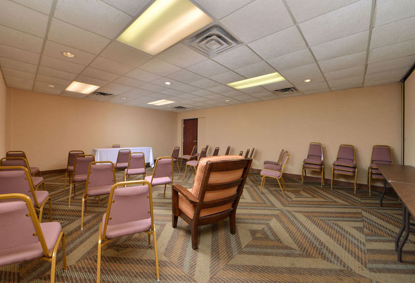 בית מלון כפרי Quality Inn Oklahoma City Airport