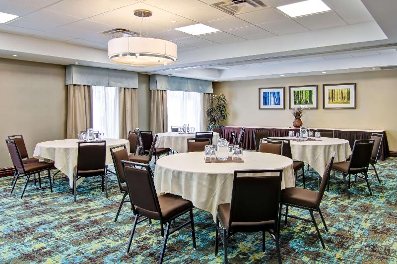 هتل Hampton Inn By Hilton Sudbury