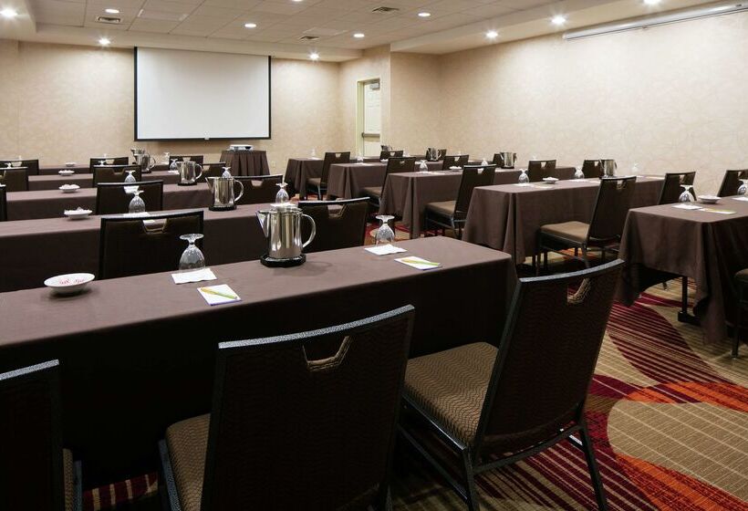 هتل Hilton Garden Inn Omaha West