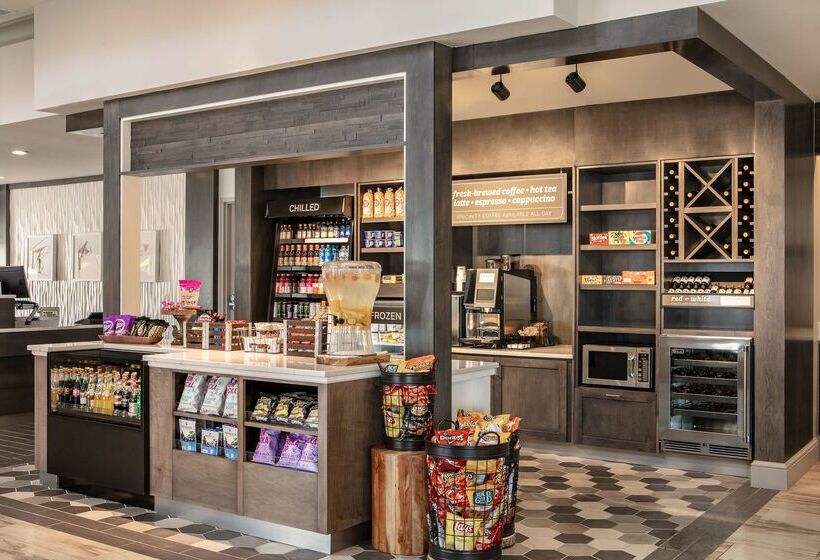 هتل Hilton Garden Inn Omaha West