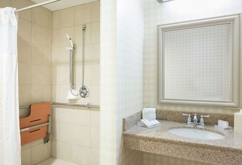 هتل Hilton Garden Inn Omaha West