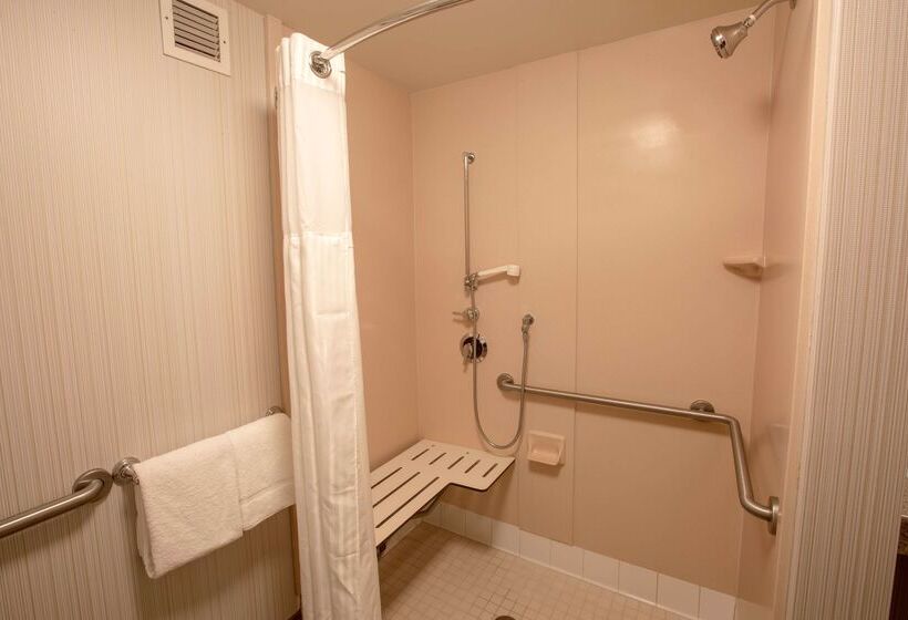 בית מלון כפרי Hilton Garden Inn State College