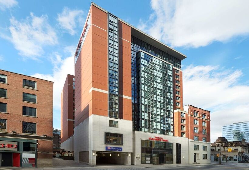 هتل Revery Toronto Downtown, Curio Collection By Hilton