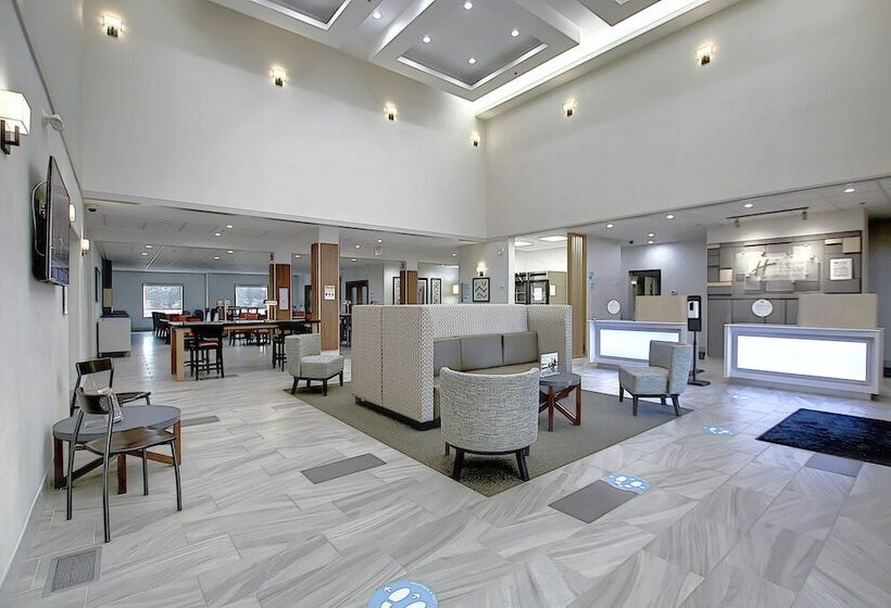 בית מלון כפרי Holiday Inn Express Airport Calgary, An Ihg