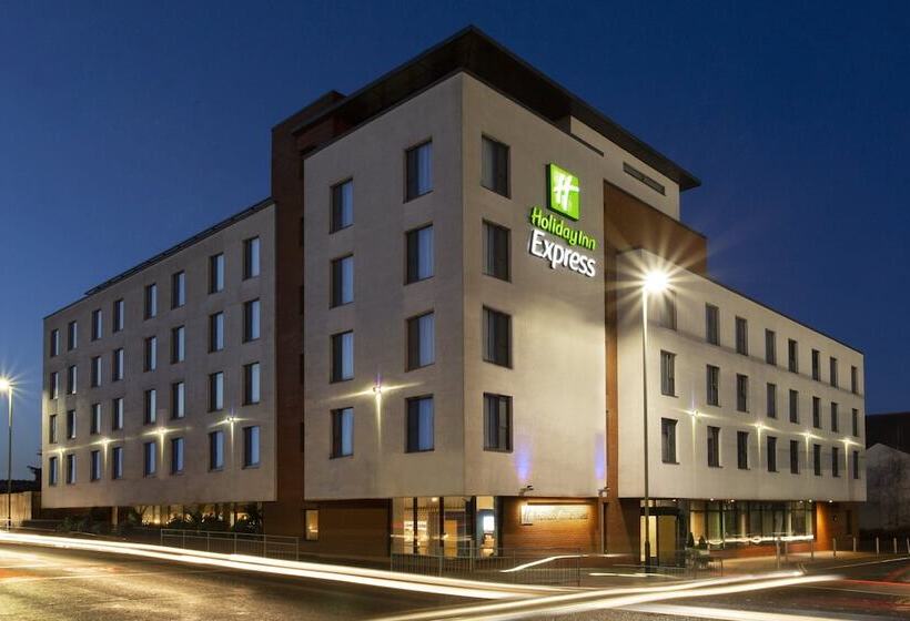 Hôtel Holiday Inn Express Cheltenham Town Centre