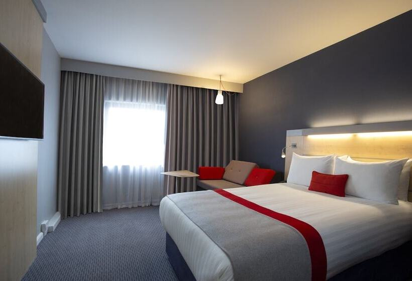 Hotel Holiday Inn Express Cheltenham Town Centre