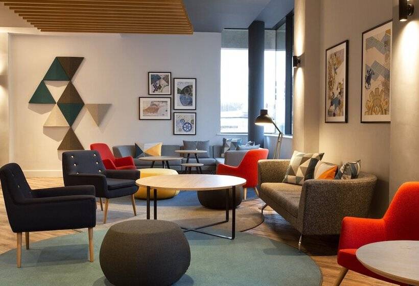 هتل Holiday Inn Express Cheltenham Town Centre, An Ihg