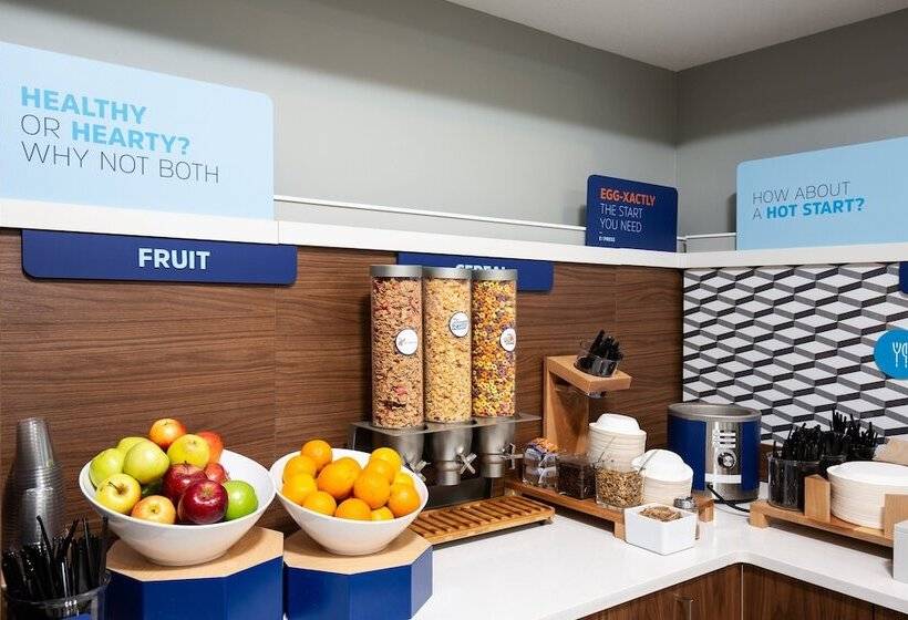 فندق Holiday Inn Express Grande Prairie, An Ihg