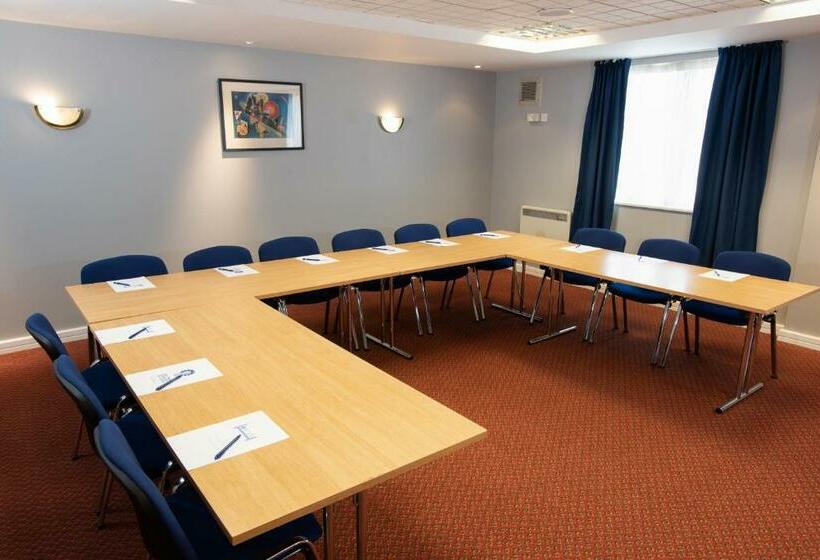 فندق Knowsley Inn & Lounge